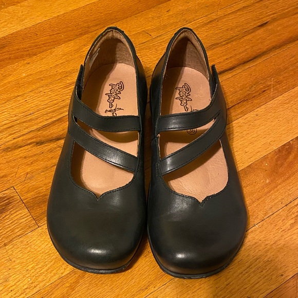 Portofino Mary Jane Shoes NWOB Black Leather Size 6 - Super Cute - Picture 1 of 10